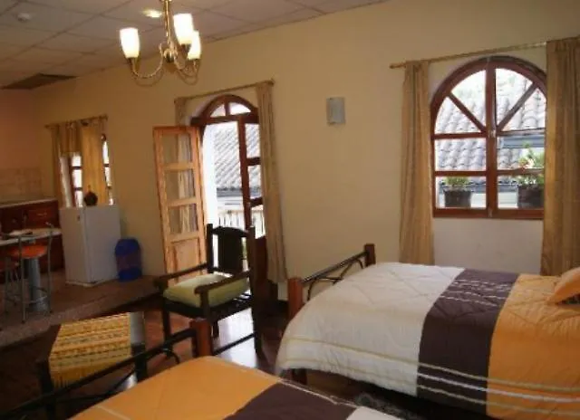 ***  Hotel La Ronda Ecuador