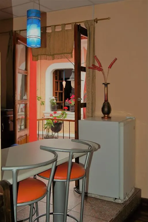 ***  Hotel La Ronda Ecuador