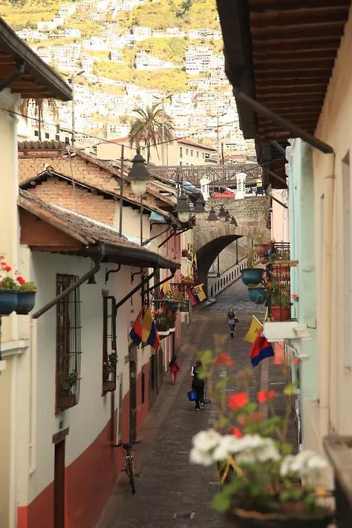 ***  Hotel La Ronda Ecuador