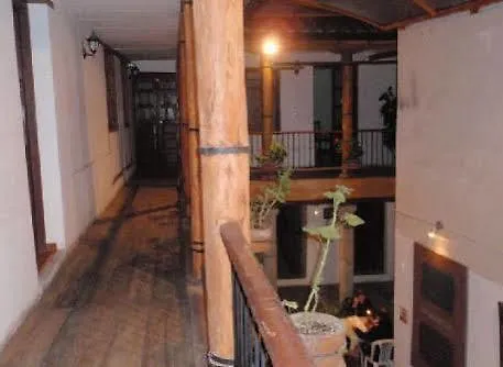 ***  Hotel La Ronda Ecuador
